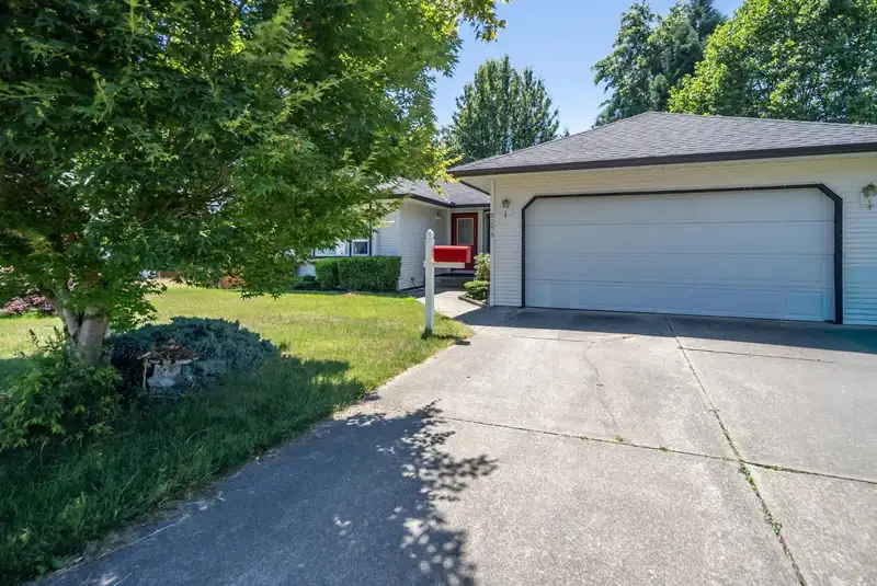 8258 WHARTON PLACE - photo 2 of 40