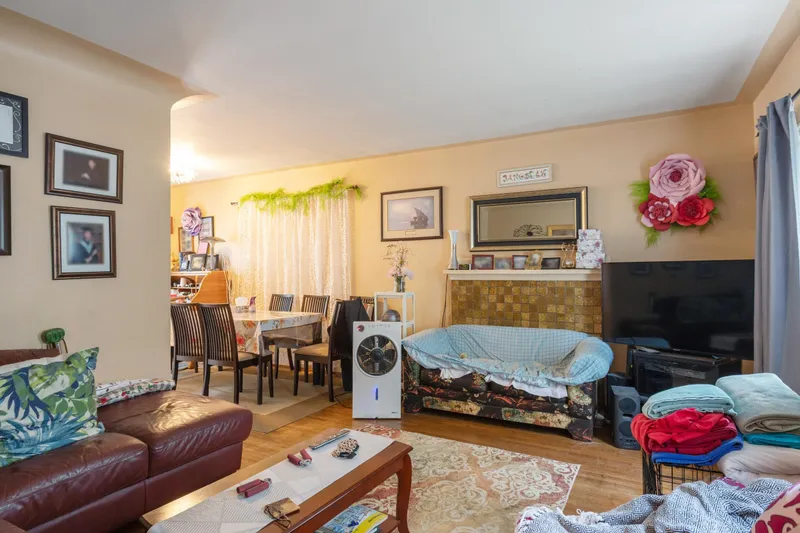 5454 MELBOURNE STREET - photo 3 of 22