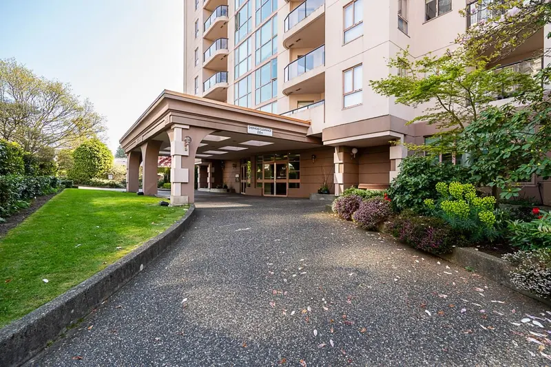 1904 612 FIFTH AVENUE - photo 2 of 25