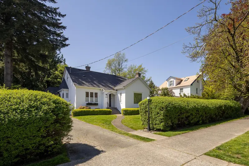 438 FOURTH STREET - photo 1 of 25