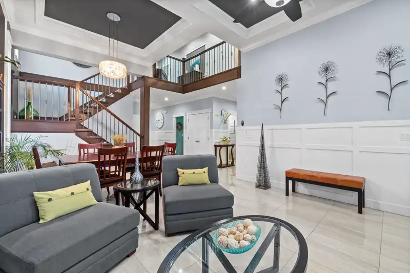 8852 118 STREET - photo 2 of 40