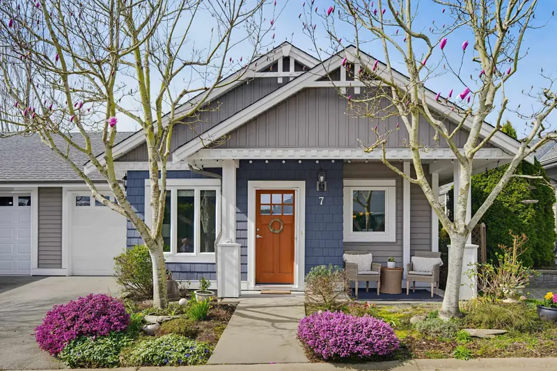 7 1640 140 STREET - photo 1 of 24