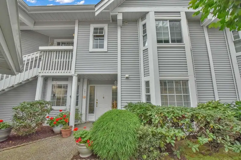 403 9119 154 STREET - photo 1 of 37