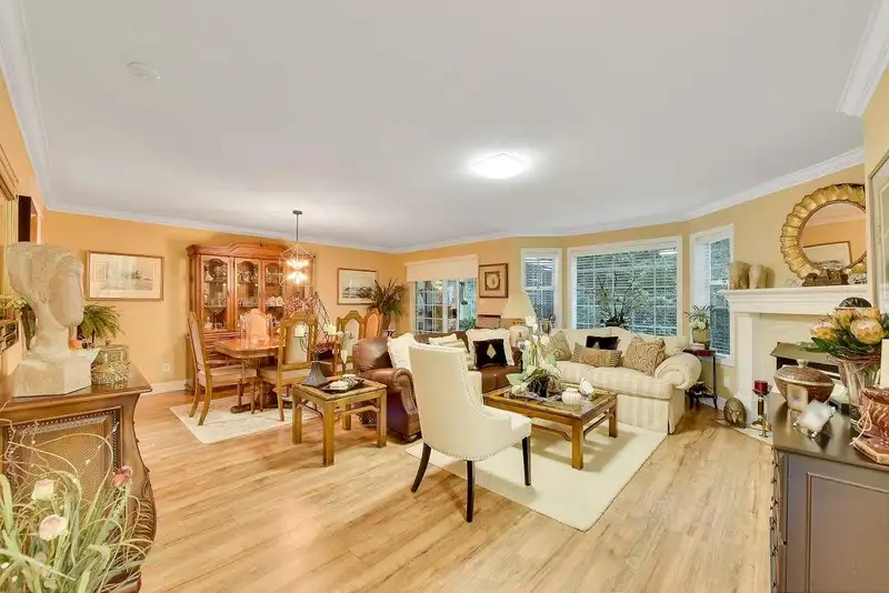 403 9119 154 STREET - photo 3 of 37