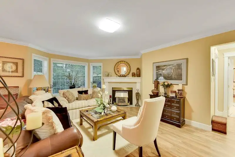 403 9119 154 STREET - photo 4 of 37