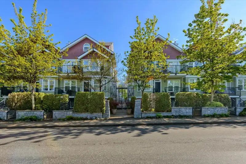 315 962 W 16TH AVENUE - photo 1 of 37