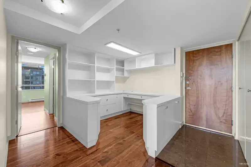 1501 8288 SABA ROAD - photo 4 of 29