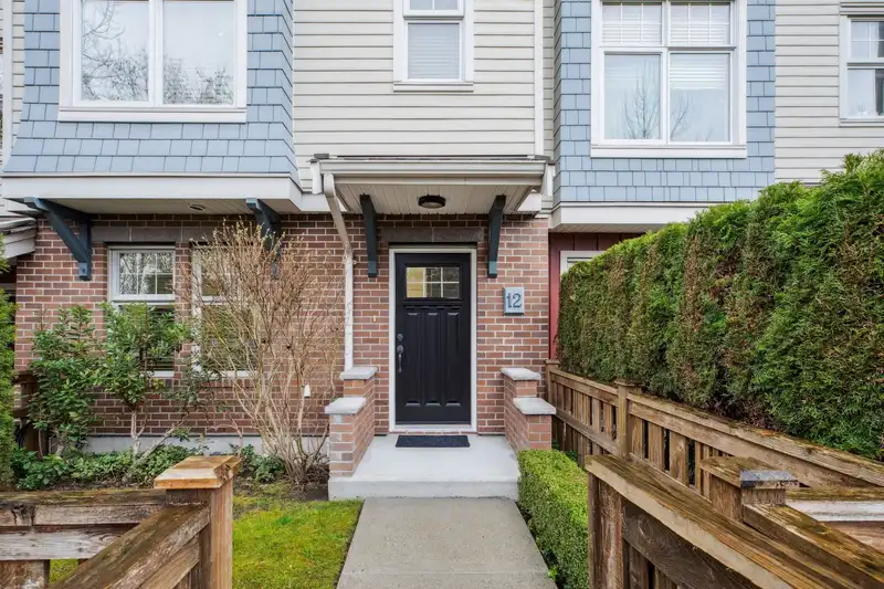 12 3380 FRANCIS CRESCENT - photo 2 of 38