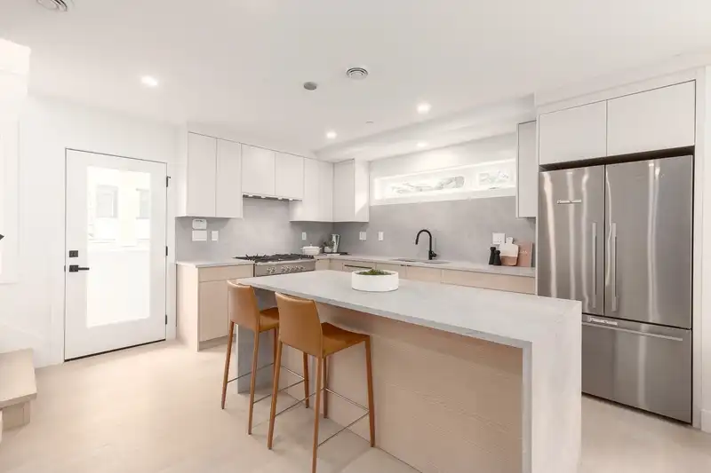 1557 E 21ST AVENUE - photo 4 of 30