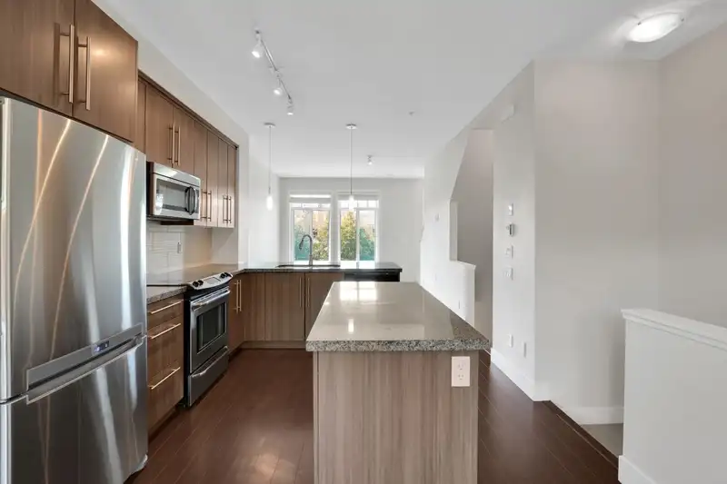 98 8251 209B STREET - photo 3 of 31