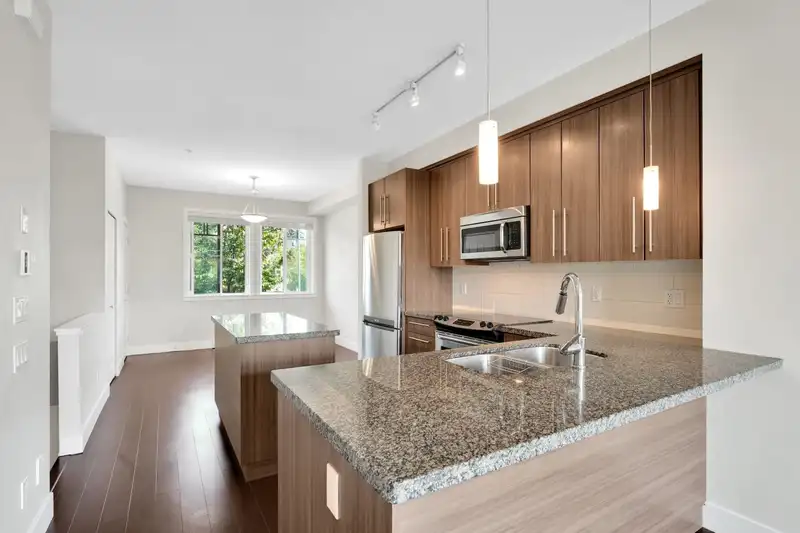 98 8251 209B STREET - photo 4 of 31