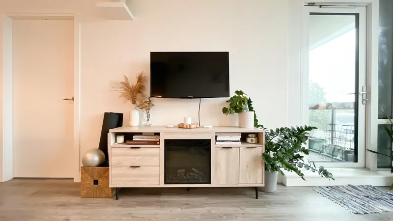 210 8181 CHESTER STREET - photo 2 of 20