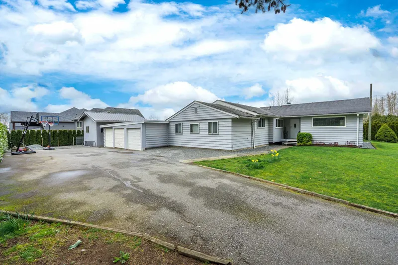 1361 200 STREET - photo 4 of 25