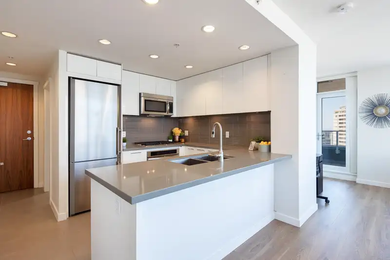 2502 4880 BENNETT STREET - photo 2 of 40