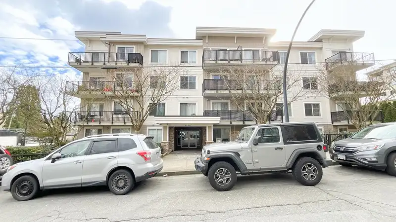 308 22290 NORTH AVENUE - photo 1 of 20