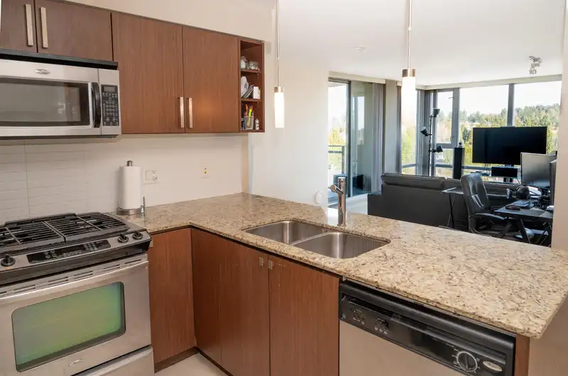 1908 9868 CAMERON STREET - photo 3 of 18