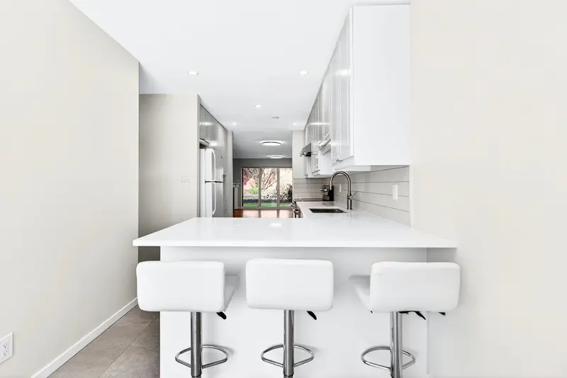 7 20985 CAMWOOD AVENUE - photo 3 of 25