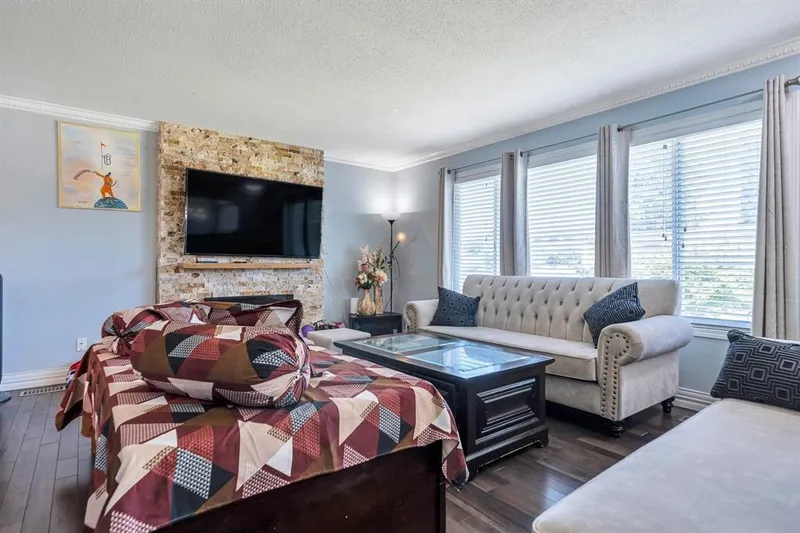 32678 PANDORA AVENUE - photo 3 of 25