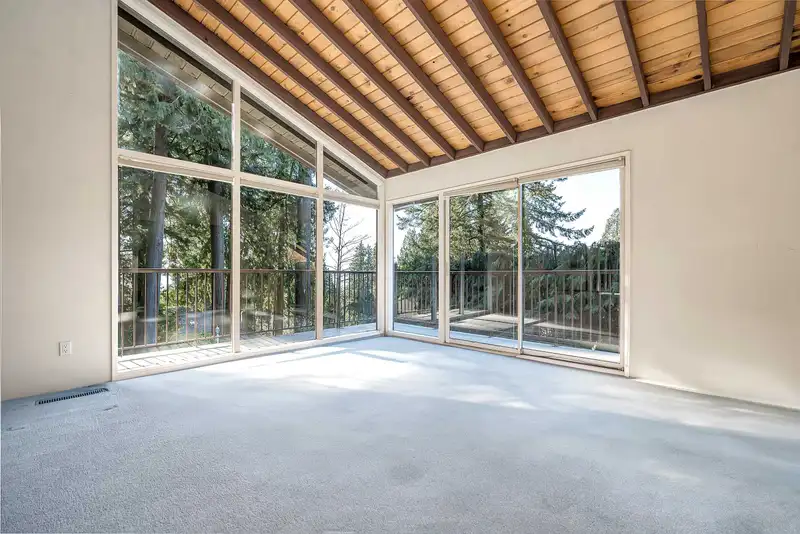 2665 PALMERSTON AVENUE - photo 4 of 27