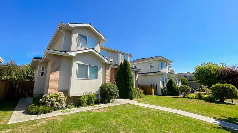 219 W 42ND AVENUE - photo 3 of 32