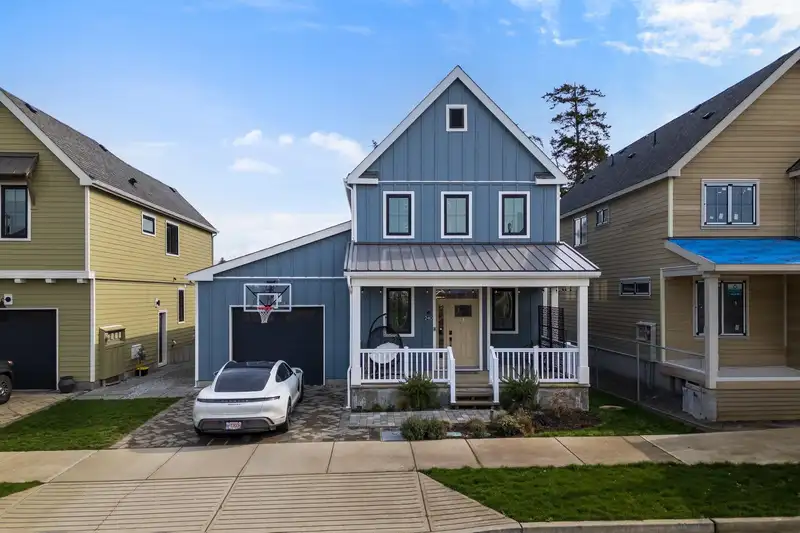240 PARKSIDE STREET - photo 1 of 40