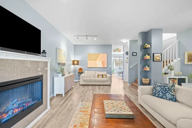 45 6575 192 STREET - photo 3 of 29
