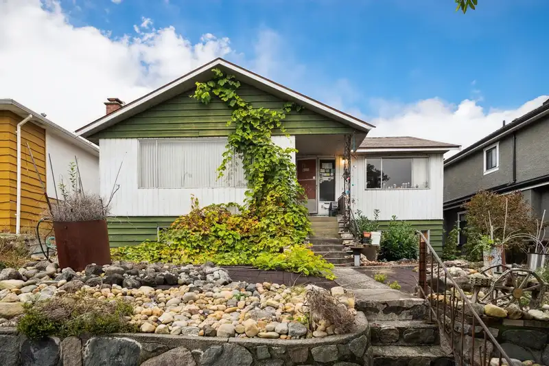 2659 E 56TH AVENUE - photo 1 of 6
