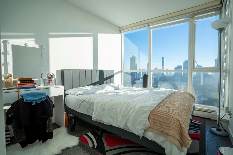 2204 10777 UNIVERSITY DRIVE - photo 4 of 6