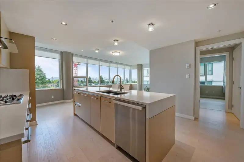 507 505 W 30TH AVENUE - photo 2 of 21