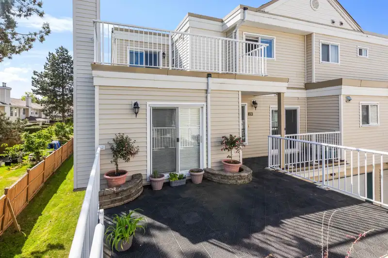 158 10077 156 STREET - photo 1 of 40