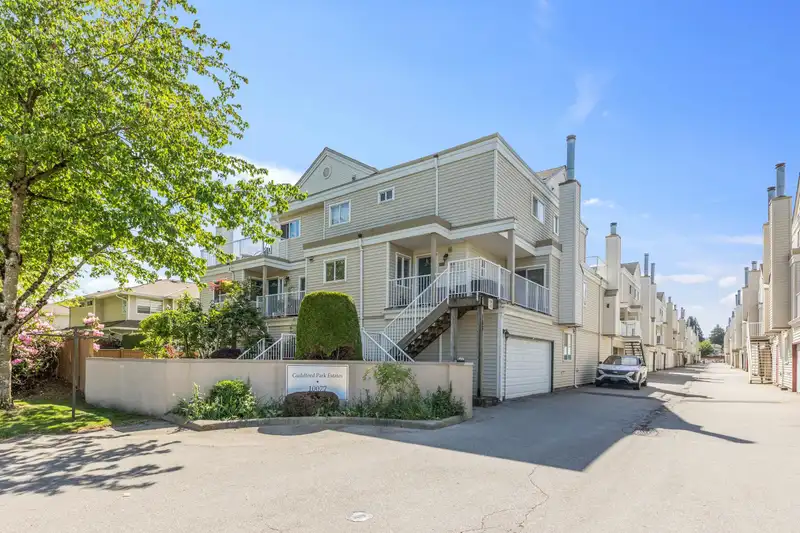 158 10077 156 STREET - photo 2 of 40