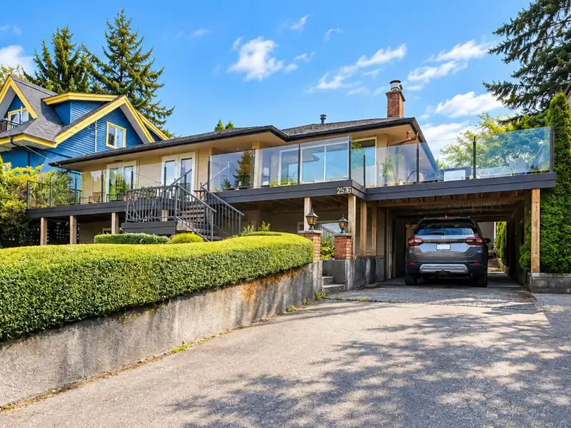 2576 WALL STREET - photo 1 of 40