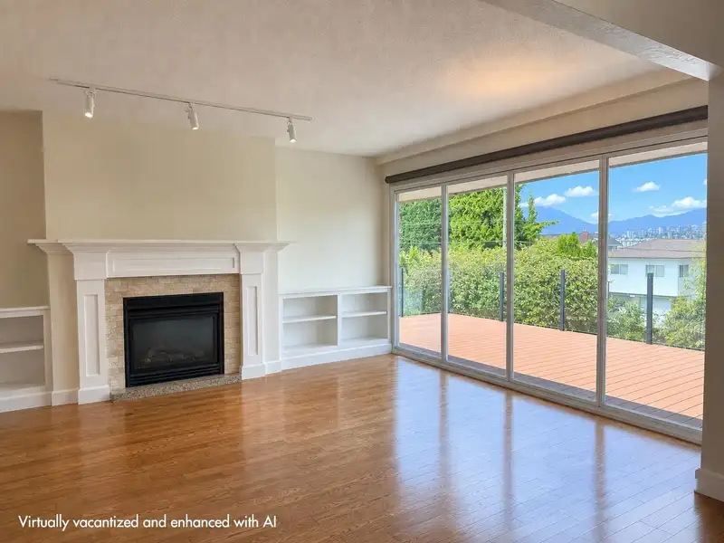 2576 WALL STREET - photo 3 of 40