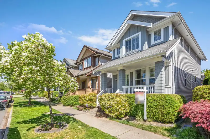 6880 190 STREET - photo 1 of 38