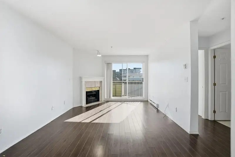 433 32830 GEORGE FERGUSON WAY - photo 1 of 30