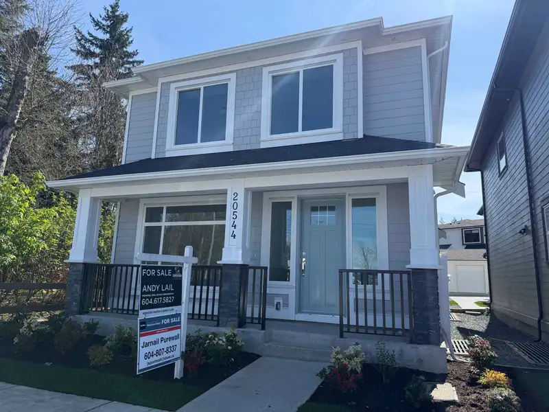 20544 76 AVENUE - photo 1 of 40