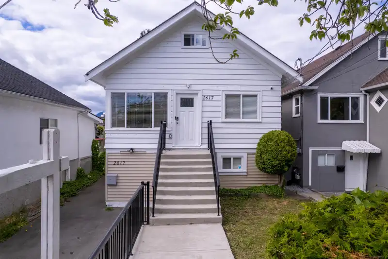 2617 TURNER STREET - photo 1 of 40