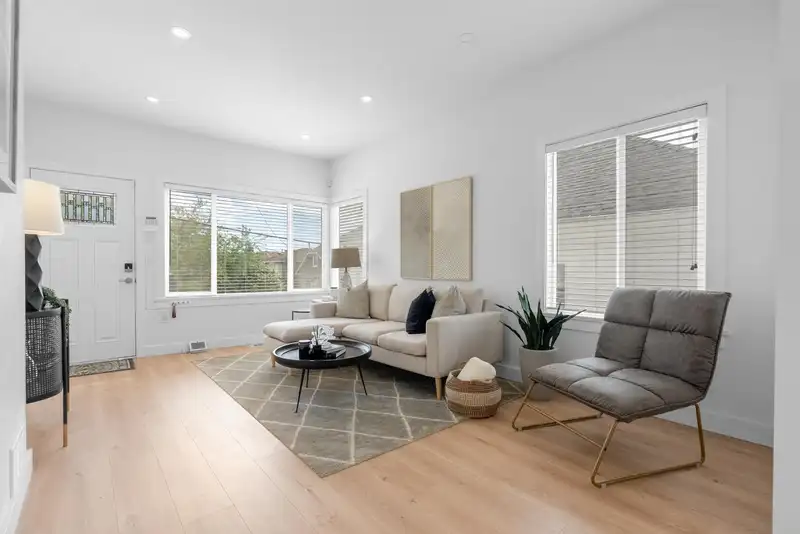 2617 TURNER STREET - photo 2 of 40