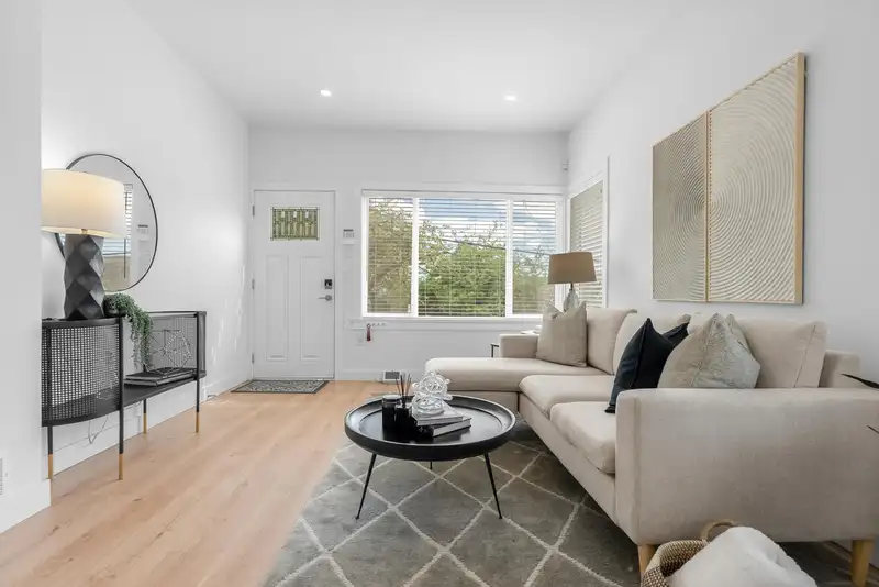 2617 TURNER STREET - photo 3 of 40