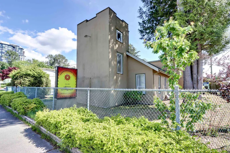 13260 108 AVENUE - photo 2 of 25