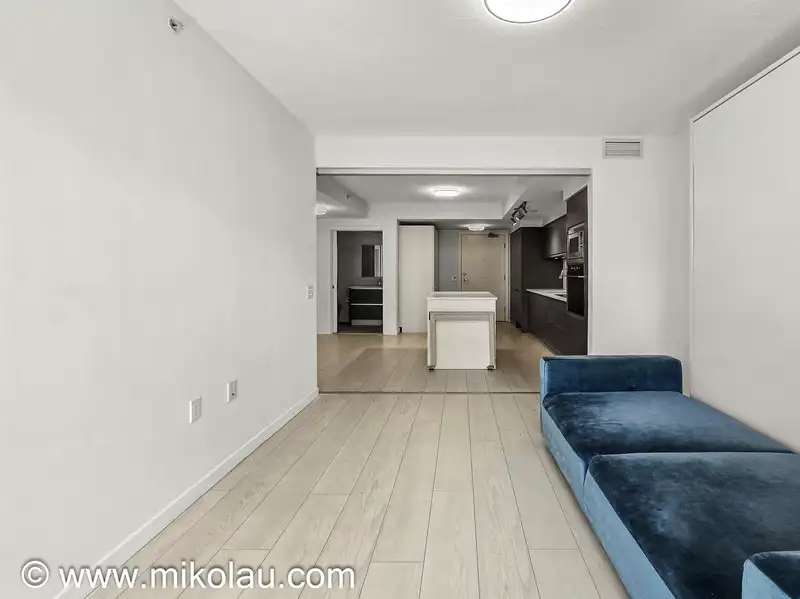 318 180 E 2ND AVENUE - photo 3 of 26