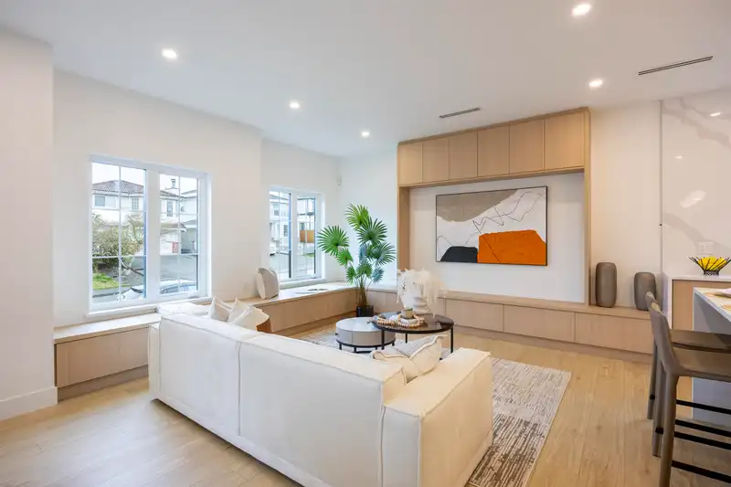 4 7353 12TH AVENUE - photo 4 of 40