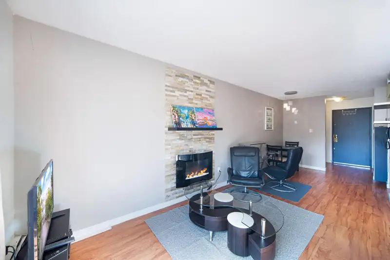 313 830 E 7TH AVENUE - photo 2 of 22