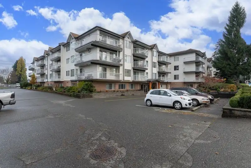 320 33535 KING ROAD - photo 2 of 40