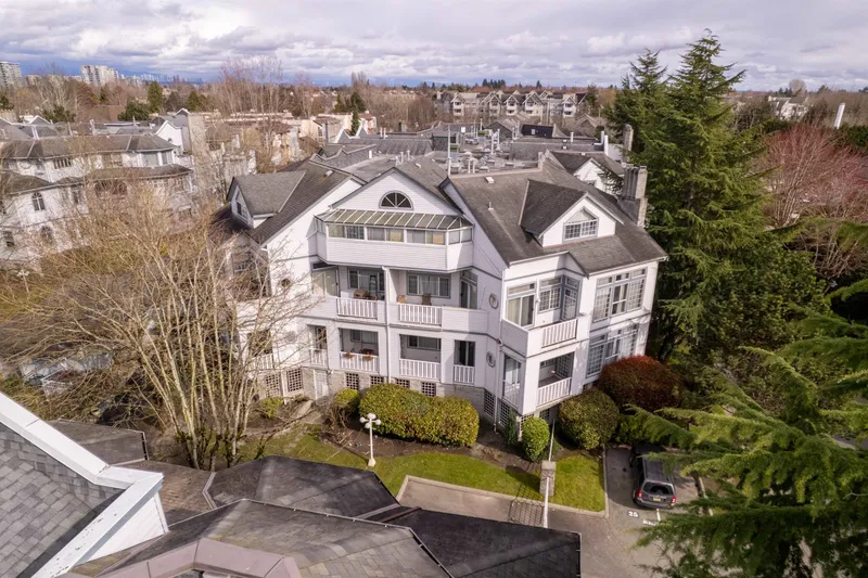 303 7671 ABERCROMBIE DRIVE - photo 1 of 25