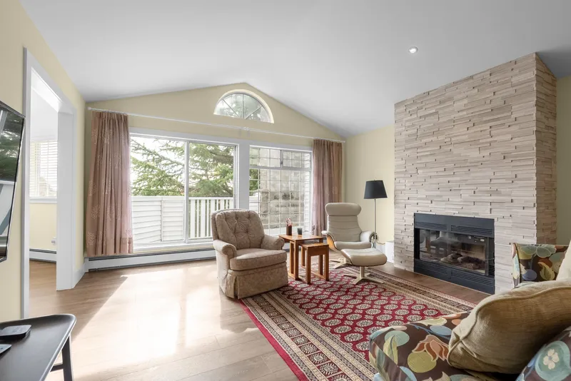 303 7671 ABERCROMBIE DRIVE - photo 2 of 25