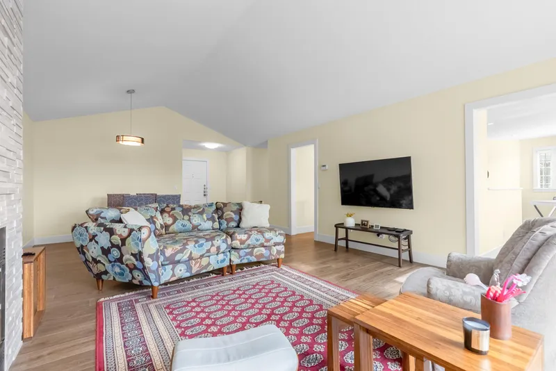 303 7671 ABERCROMBIE DRIVE - photo 4 of 25