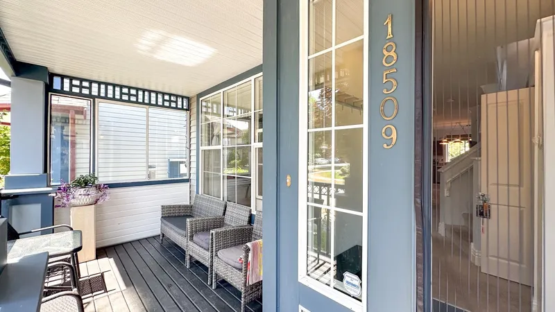 18509 67A AVENUE - photo 4 of 25