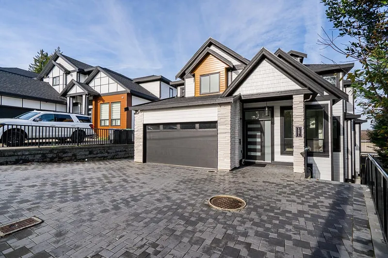 14271 GROSVENOR ROAD - photo 2 of 25