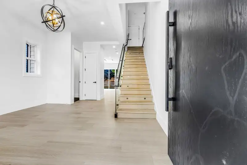 14868 34A AVENUE - photo 4 of 37
